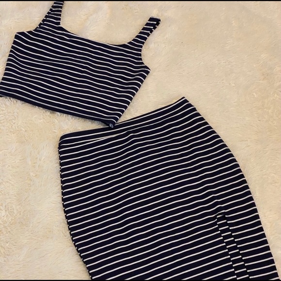 Skirt Set - Picture 2 of 2